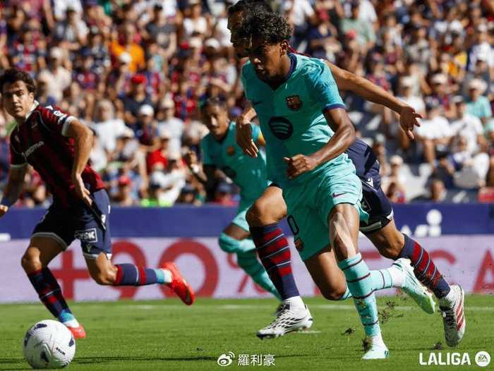  巴萨4-2莱万特5连胜 亚马尔梅开二度领跑西甲